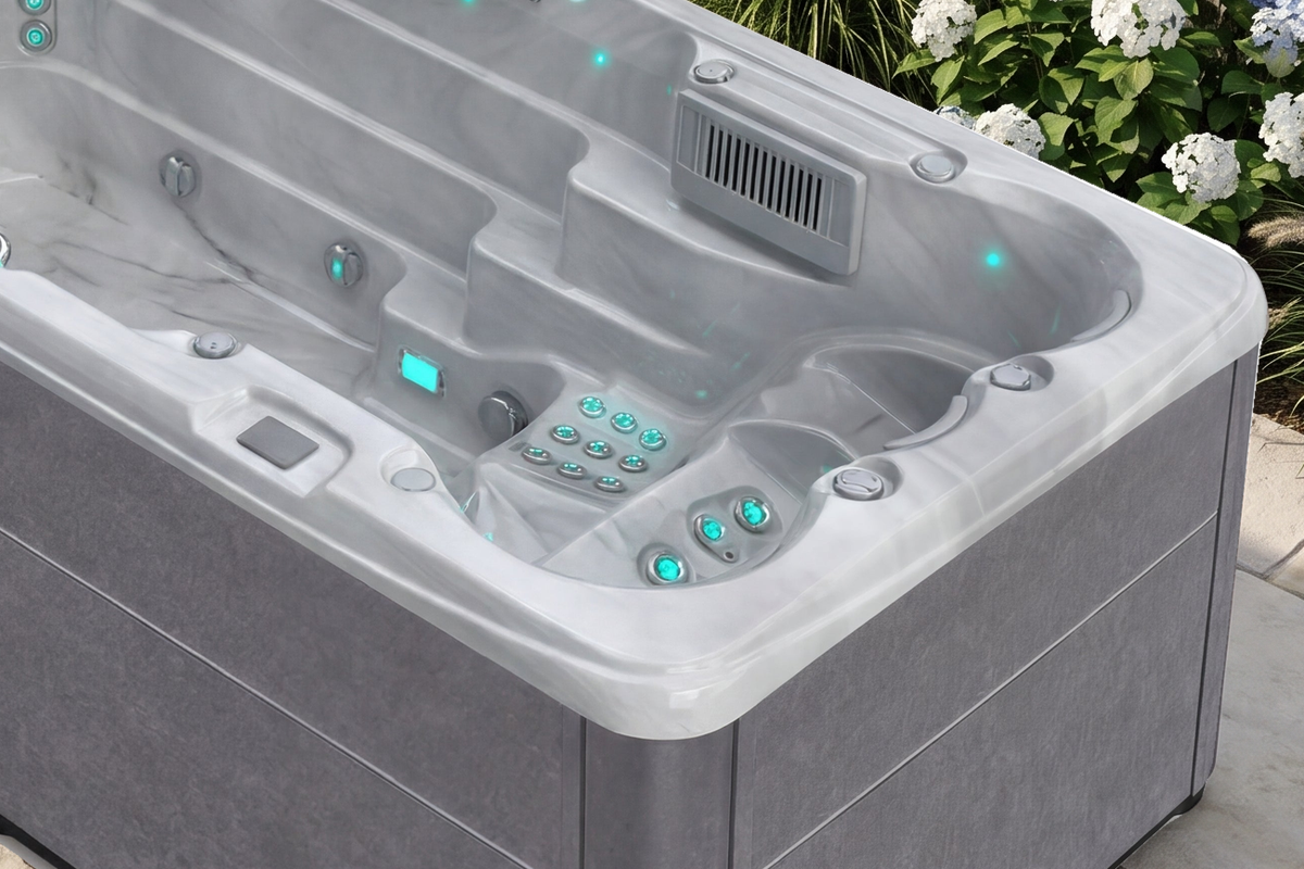Massageplaatsen en jets van de SwimFlow Odyssey, gefotografeerd in hun exacte configuratie.